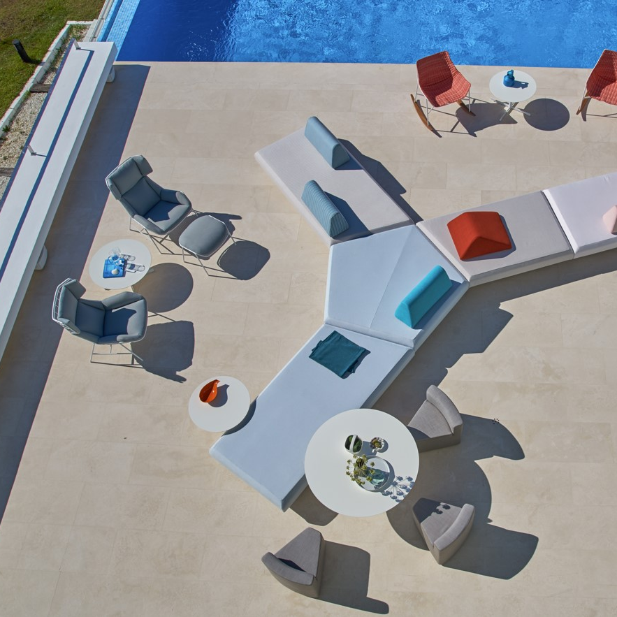 Outdoor Sofas and Sectionals