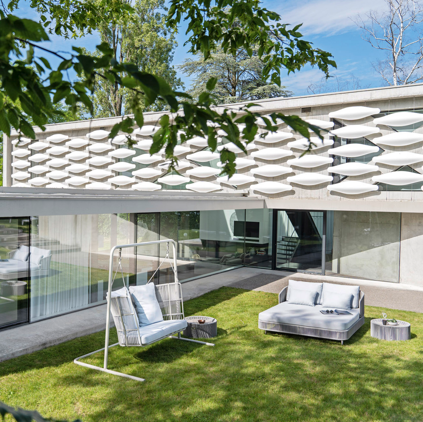 Outdoor Lounges and Sunbeds