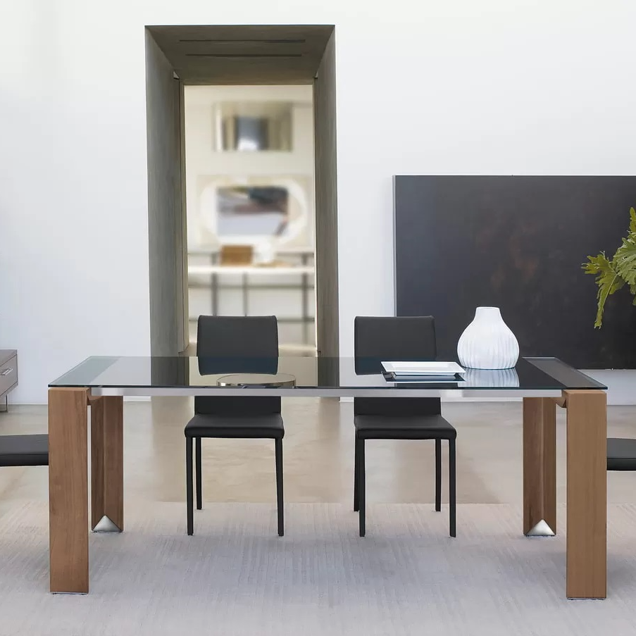 Liko Dining Table