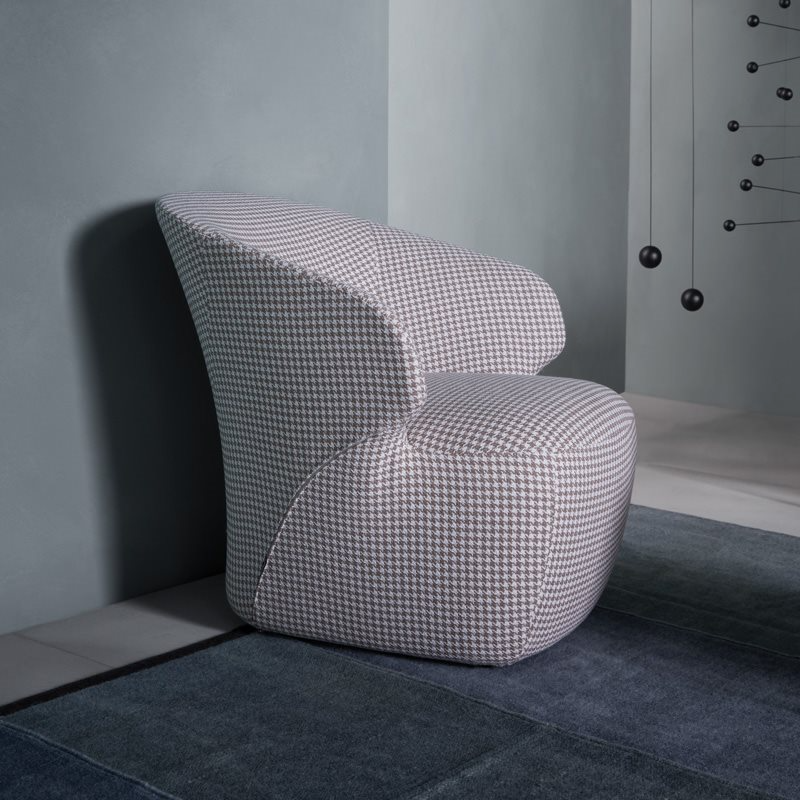 Arom Armchair
