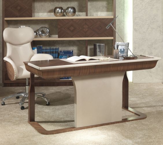 desyo_desk.jpg