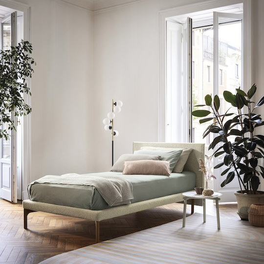 Metropolitan Bed