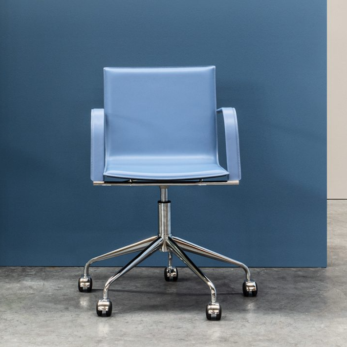 Poltroncina-galenaR-airnova-arredamento-design-leather-furnishing-01-r03mf56c5pzhaznmt2hx1ll9y7c6ul3qop7ny6gqfa.jpg