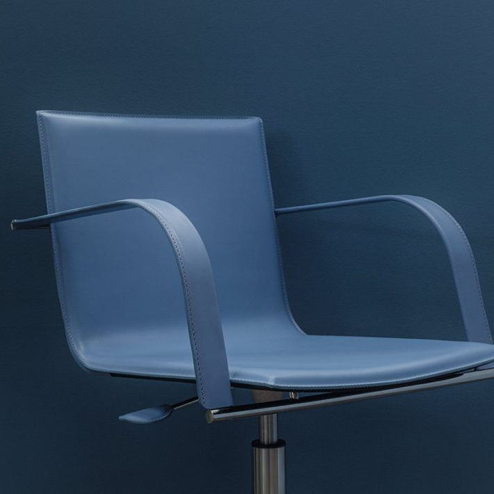 Sgabello-galena-airnova-arredamento-design-leather-furnishing-01-r01qwhcx5slcnwbt5whosgvhb5rd7mjni1j2u4fikm.jpg