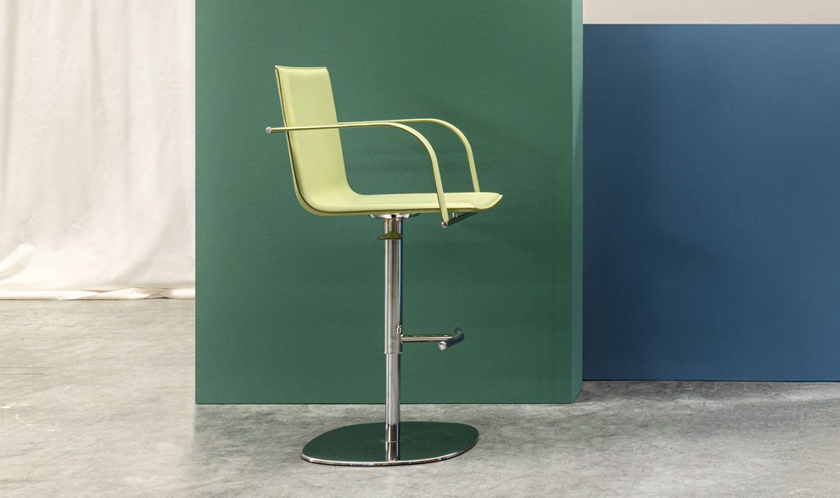 Sgabello-galena-airnova-arredamento-design-leather-furnishing-03-r01qwj8ljgnxb492uxaxxgeehxi3n0r46au1socq86.jpg