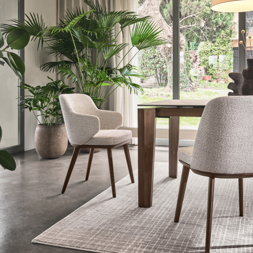 CS1889 Foyer Chair With Arms