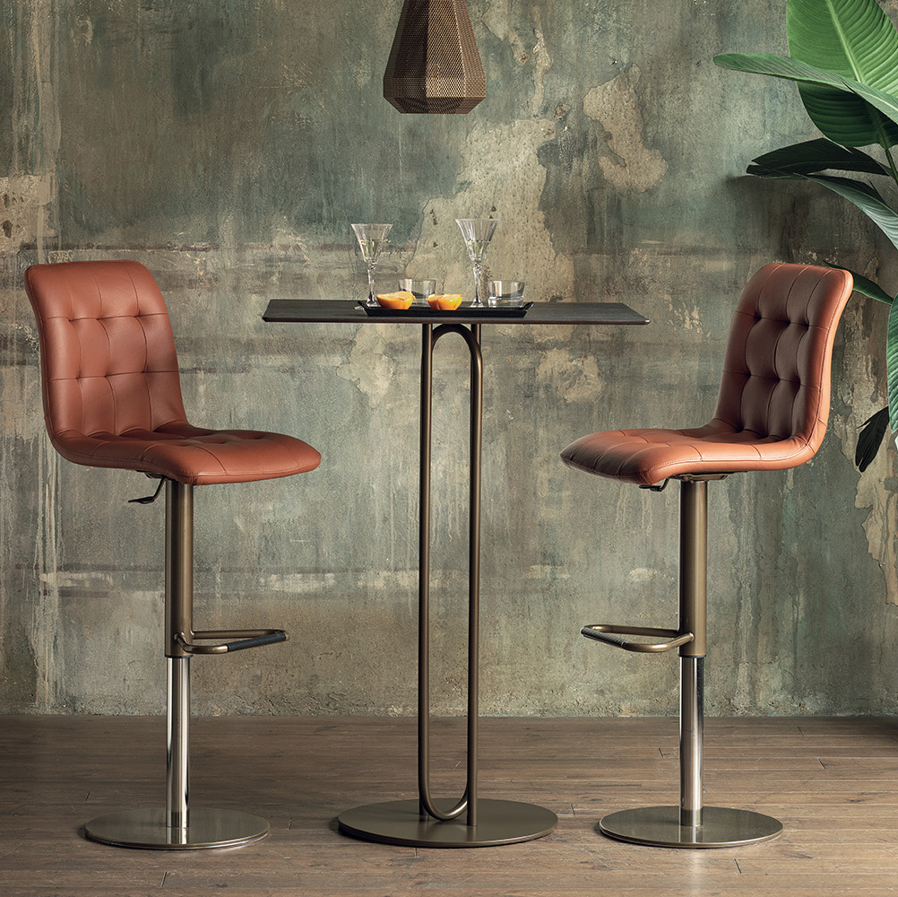 kuga-adjustable-barstool-01.jpg