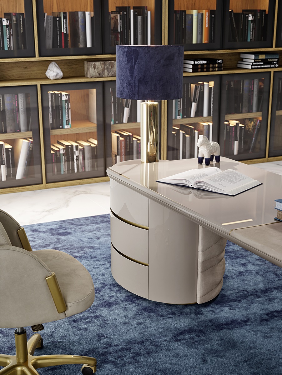 4gatsby_desk.jpg