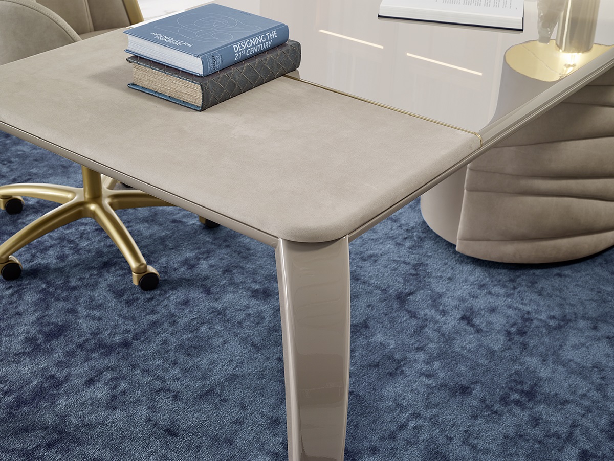 1gatsby_desk.jpg