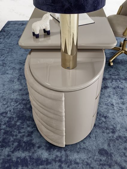 31gatsby_desk.jpg