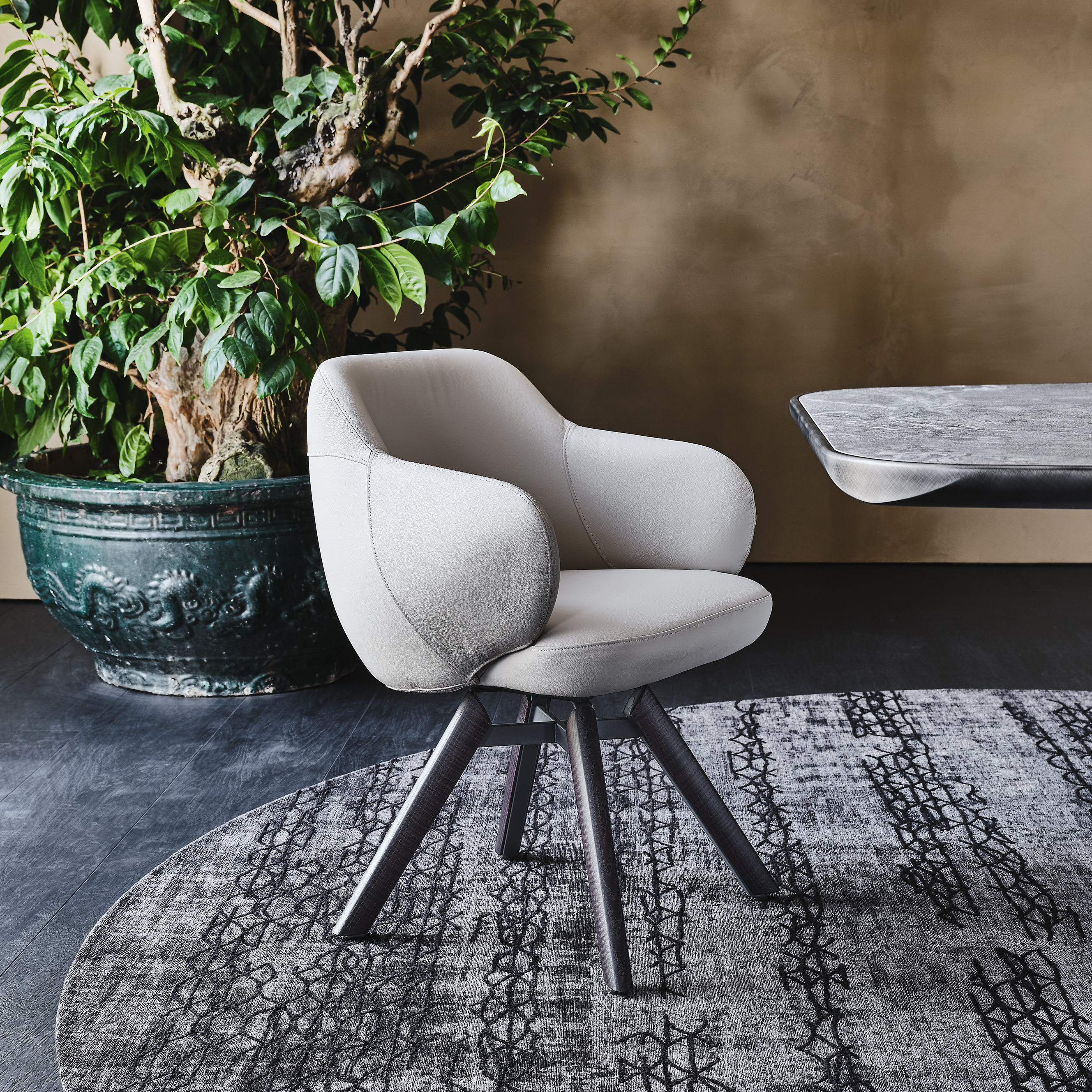 Bombe Dining Chair