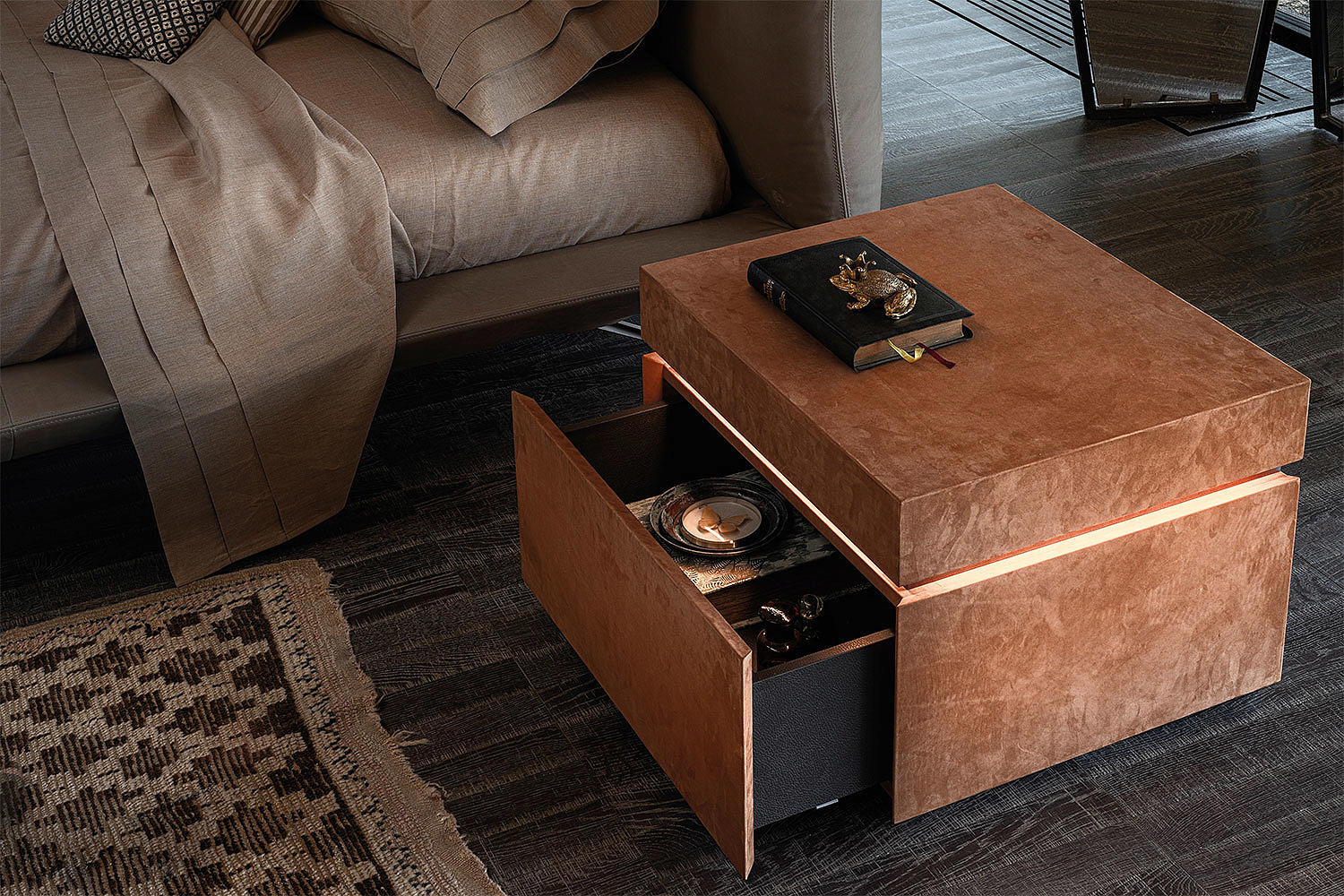 sun-nightstand-02.jpg