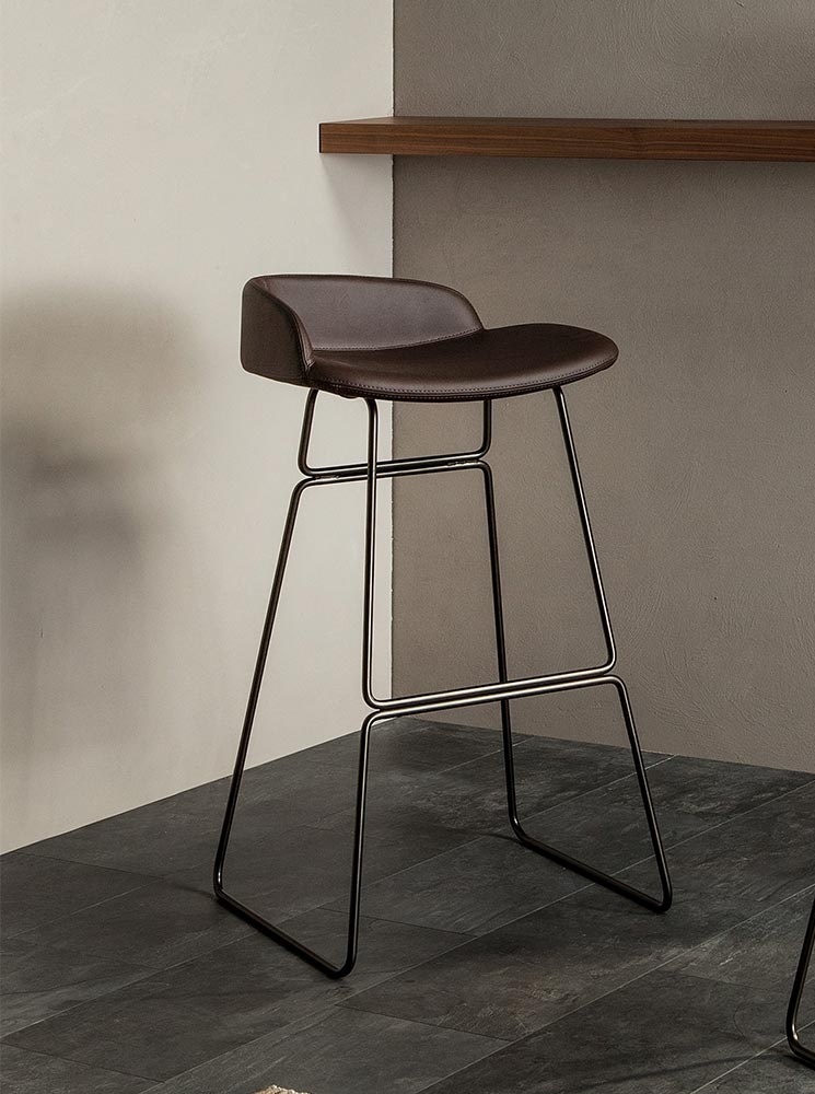brend-bar-stool-01.jpg