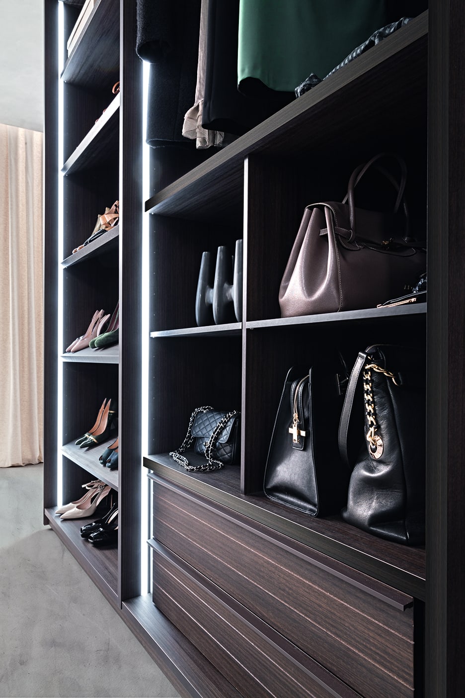 15050-Closet-tay-var-2-1.jpg