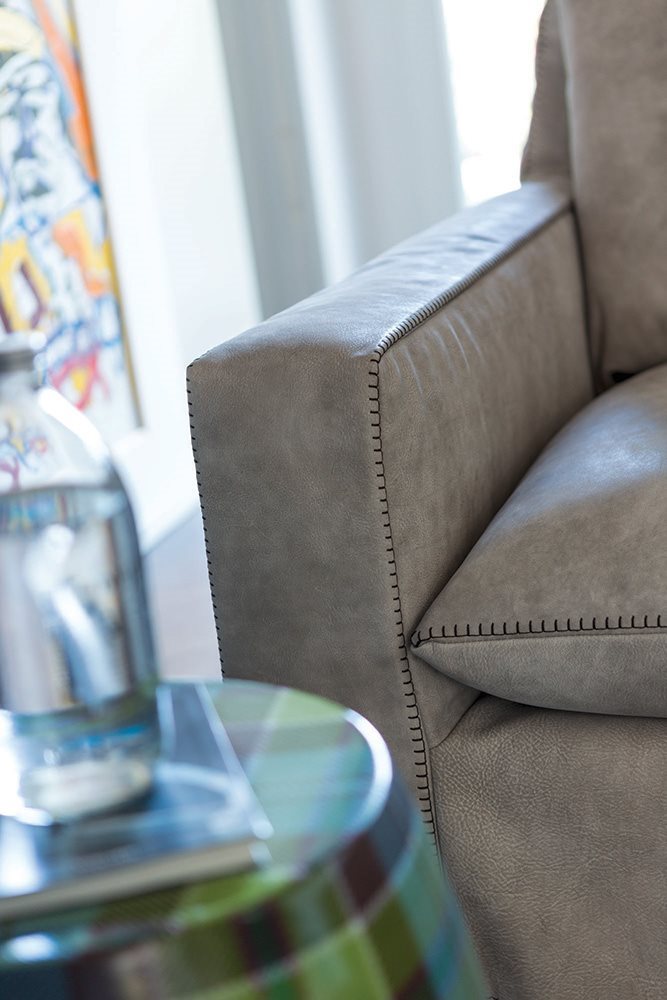theo sofa2.jpg