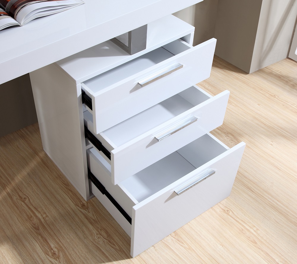 Viena Office Desk 2_1000.jpg