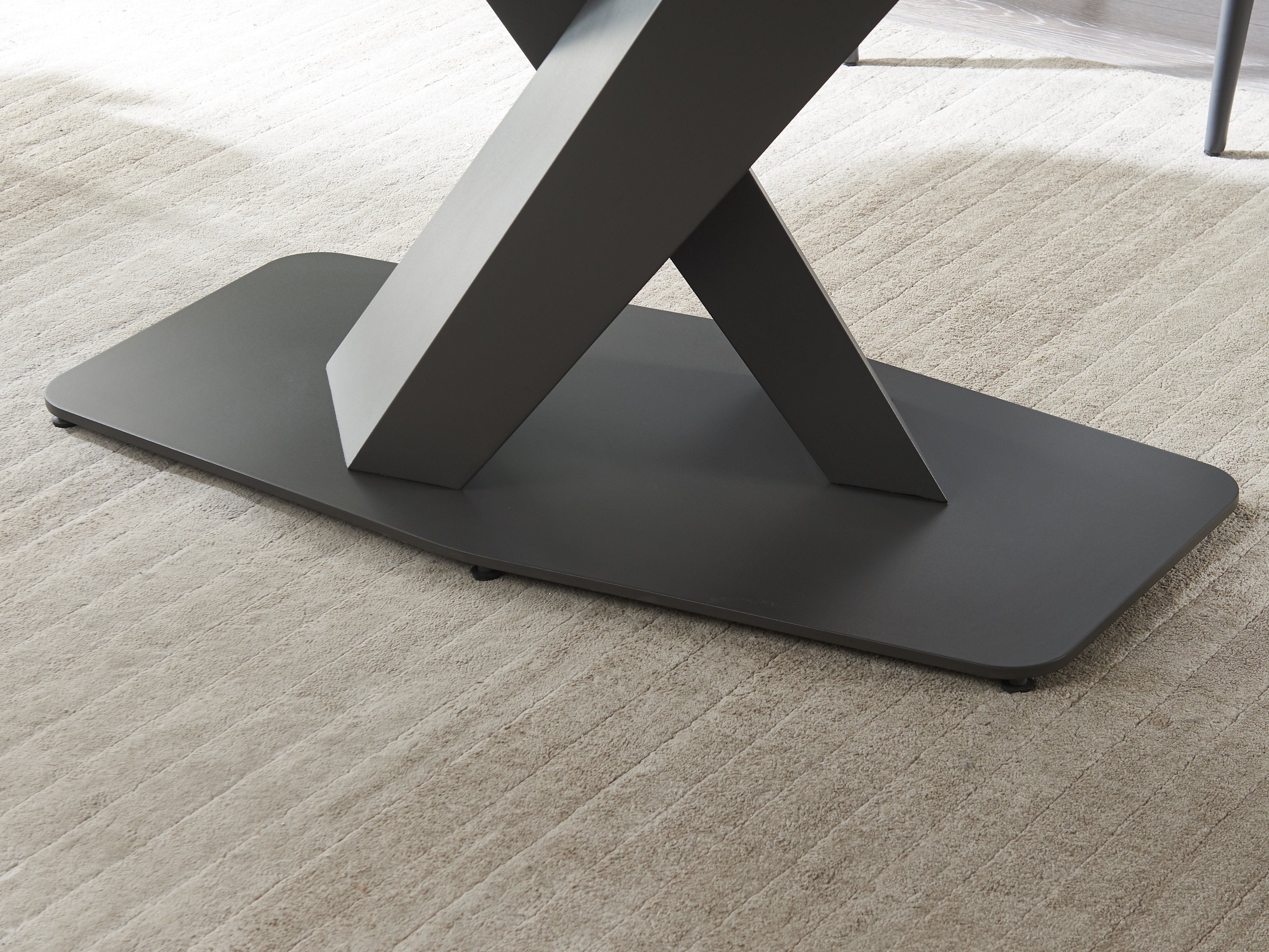 Elegance Dining Table_9.jpg