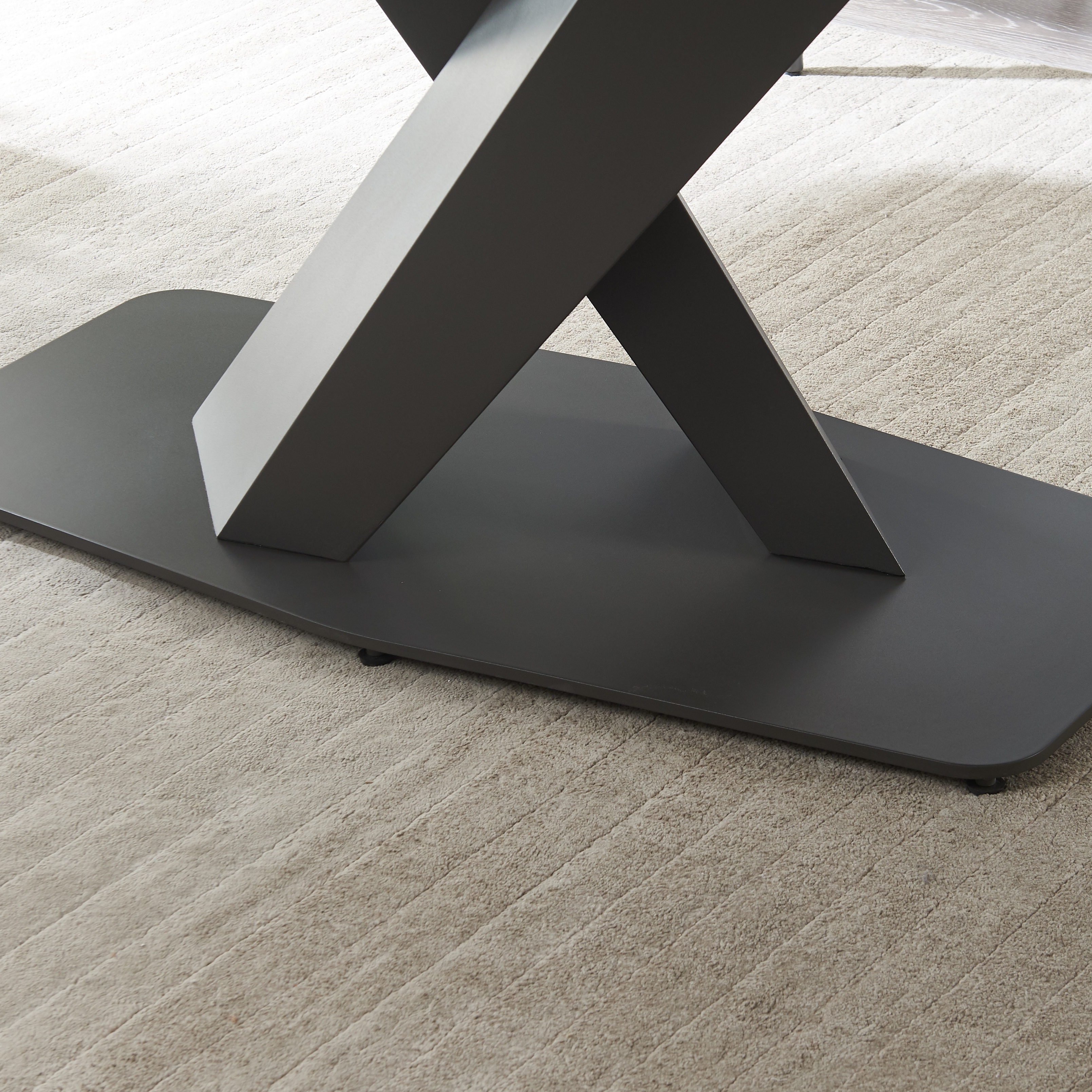 Elegance Dining Table_9.jpg