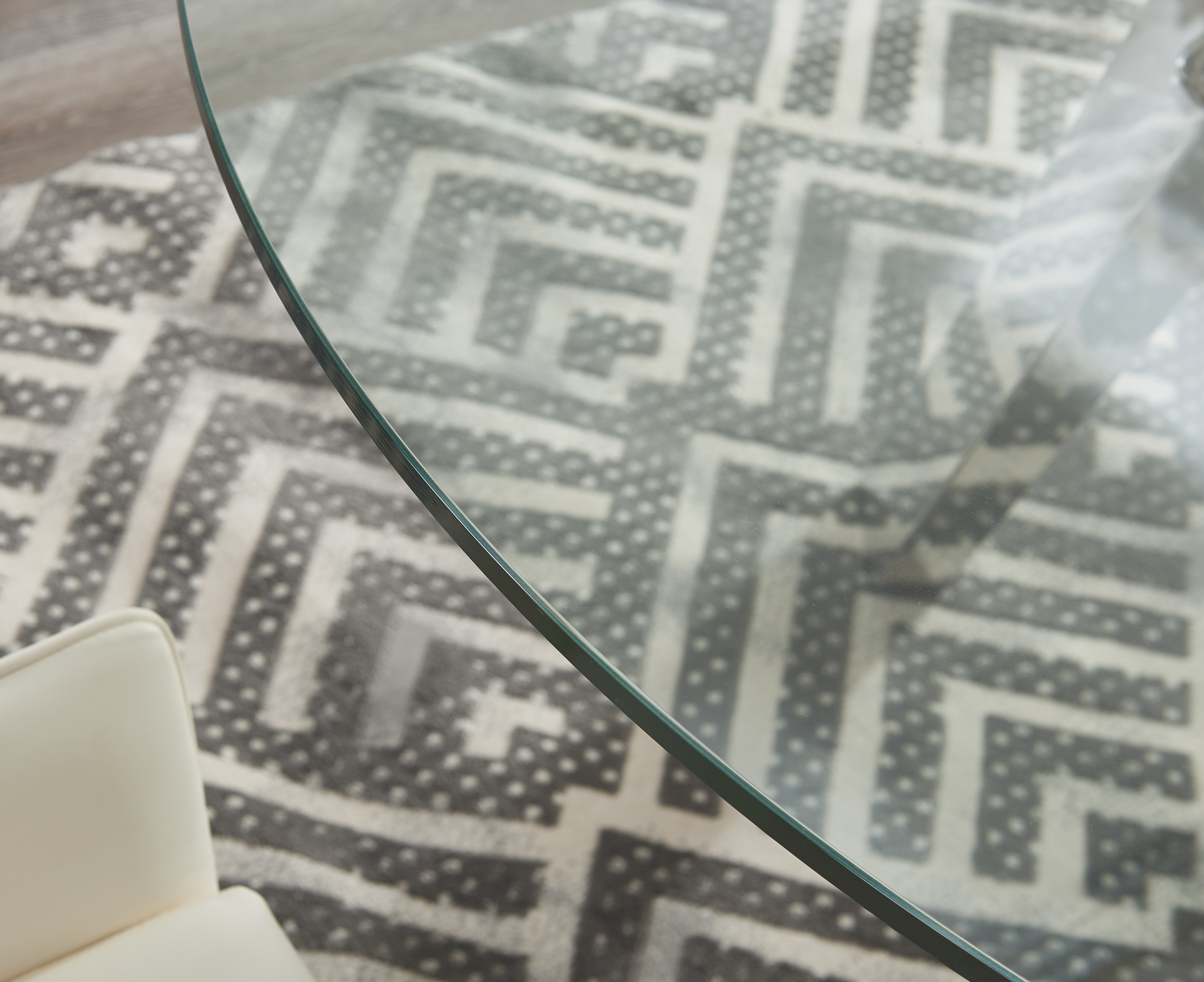 Tower Round Dining Table_5.jpg