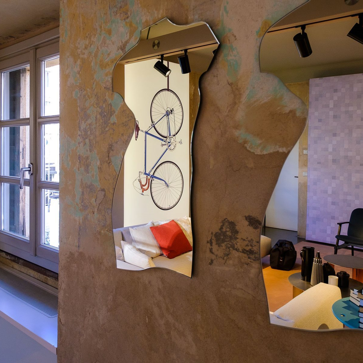 Milo CM Mirror