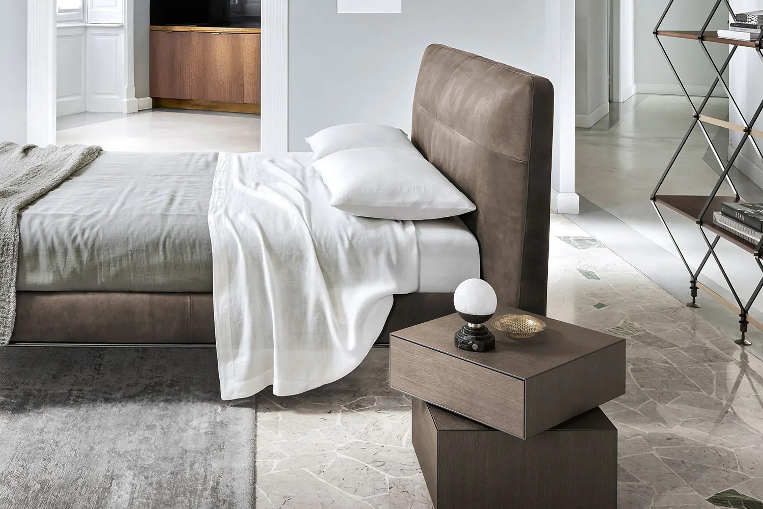 gaston-floating-bed-03.jpg