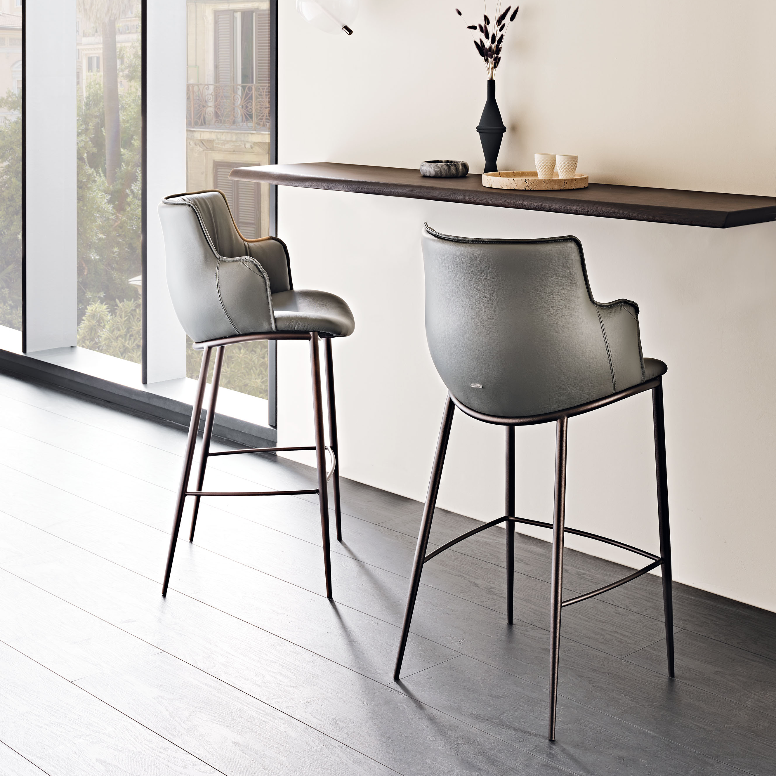 Rihanna ML Bar Stool