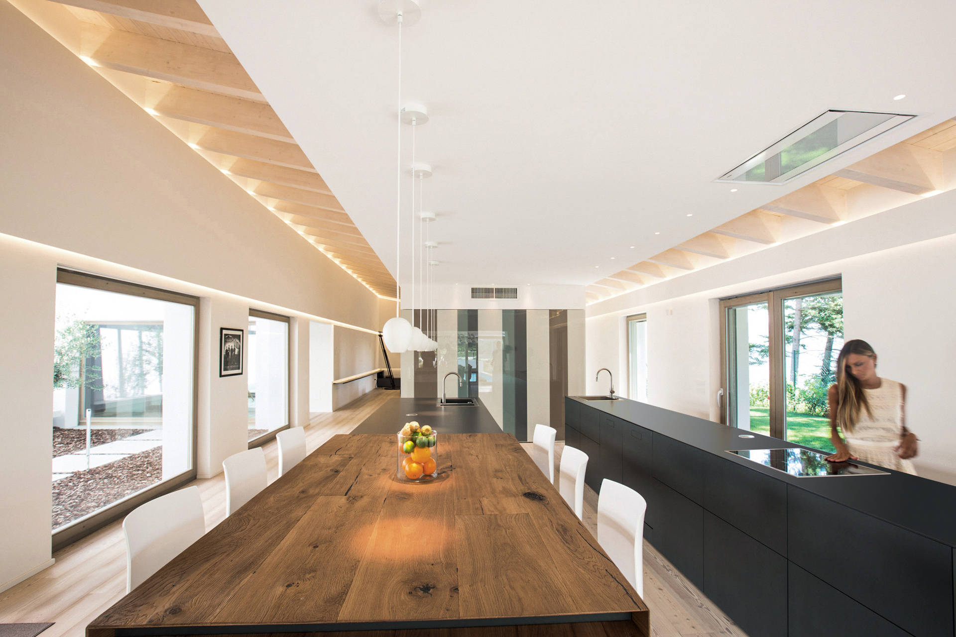 finished-designer-kitchen-or-36e8-fenix-kitchen-or-lago (1).jpg