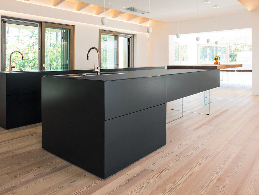 finished-nero-kitchen-or-36e8-fenix-kitchen-or-lago.jpg