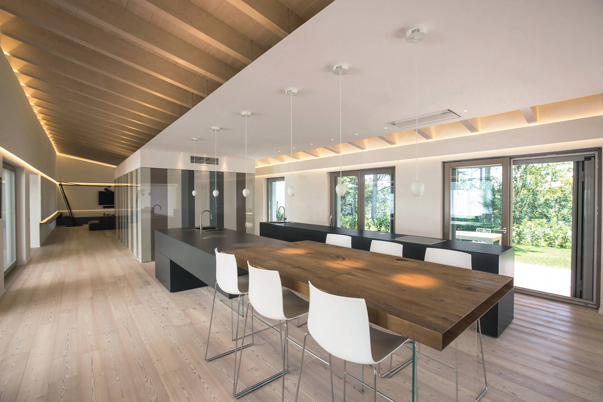 finished-designer-kitchen-or-36e8-fenix-kitchen-or-lago.jpg
