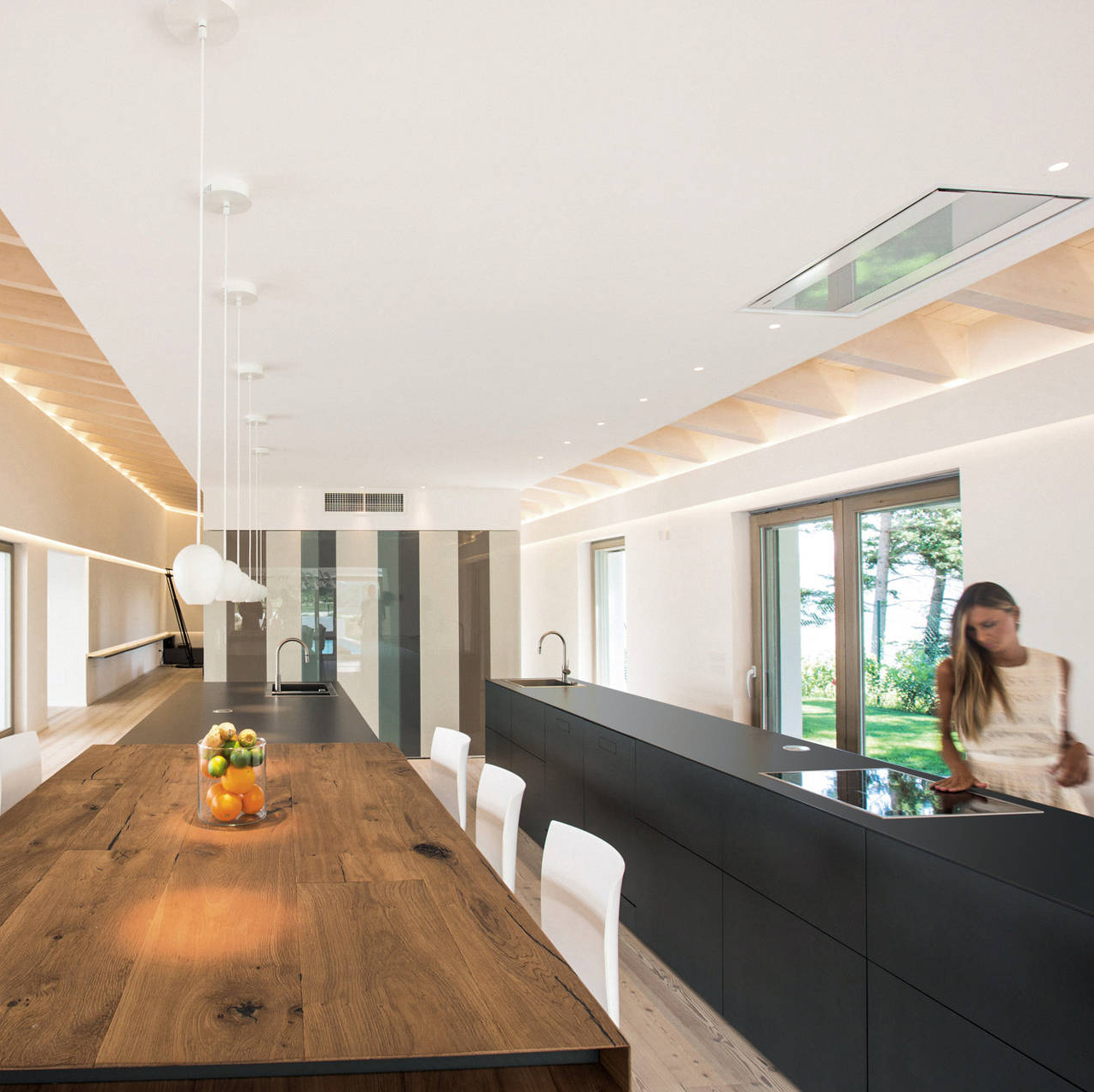 finished-designer-kitchen-or-36e8-fenix-kitchen-or-lago (1).jpg
