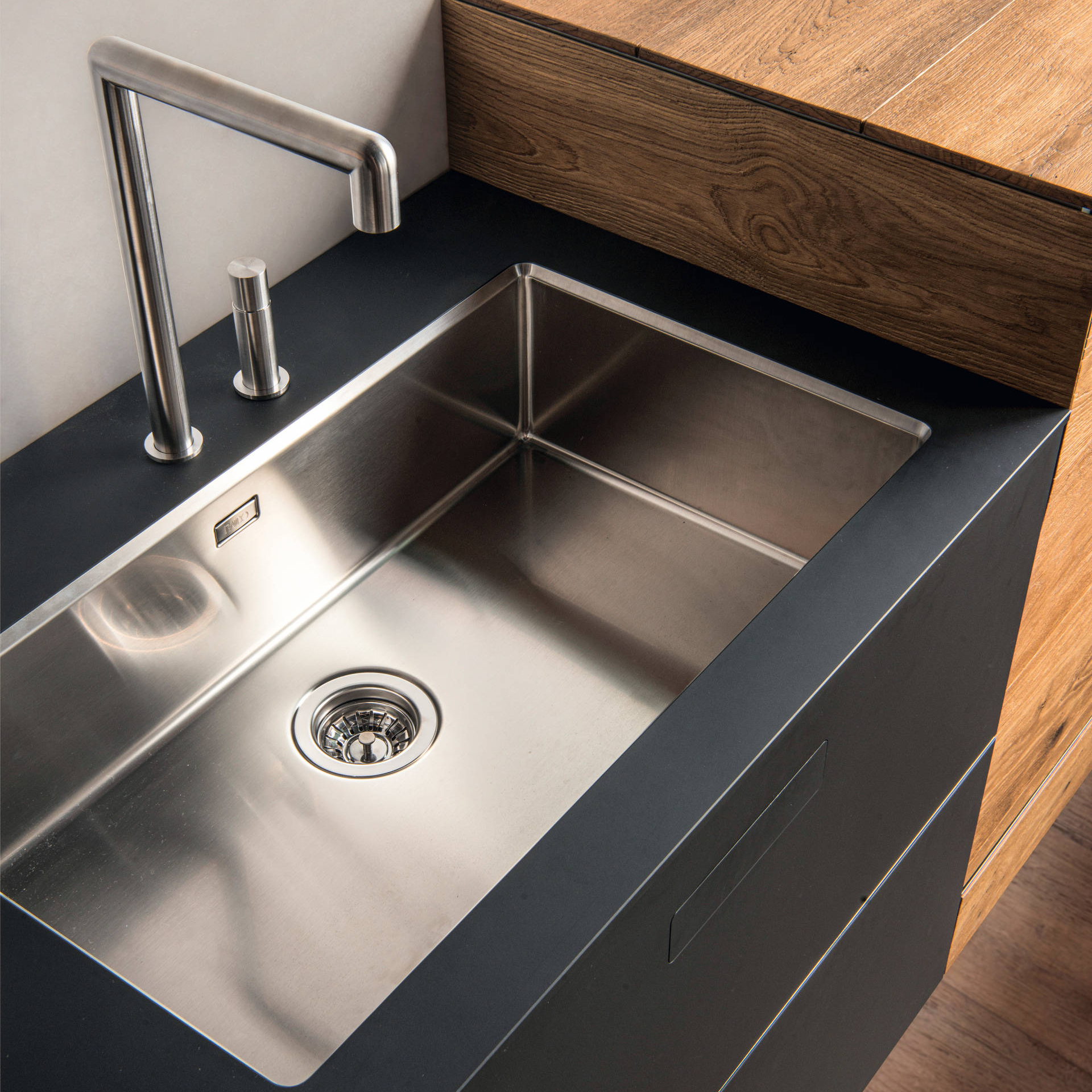 steel-washbasin-or-kitchen-36e8-fenix-or-lago.jpg