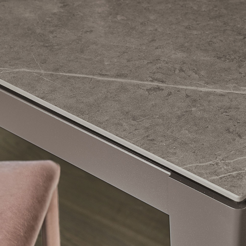 dom-dining-table-03.jpg