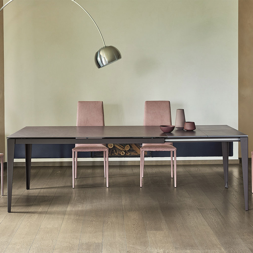 dom-dining-table-01.jpg