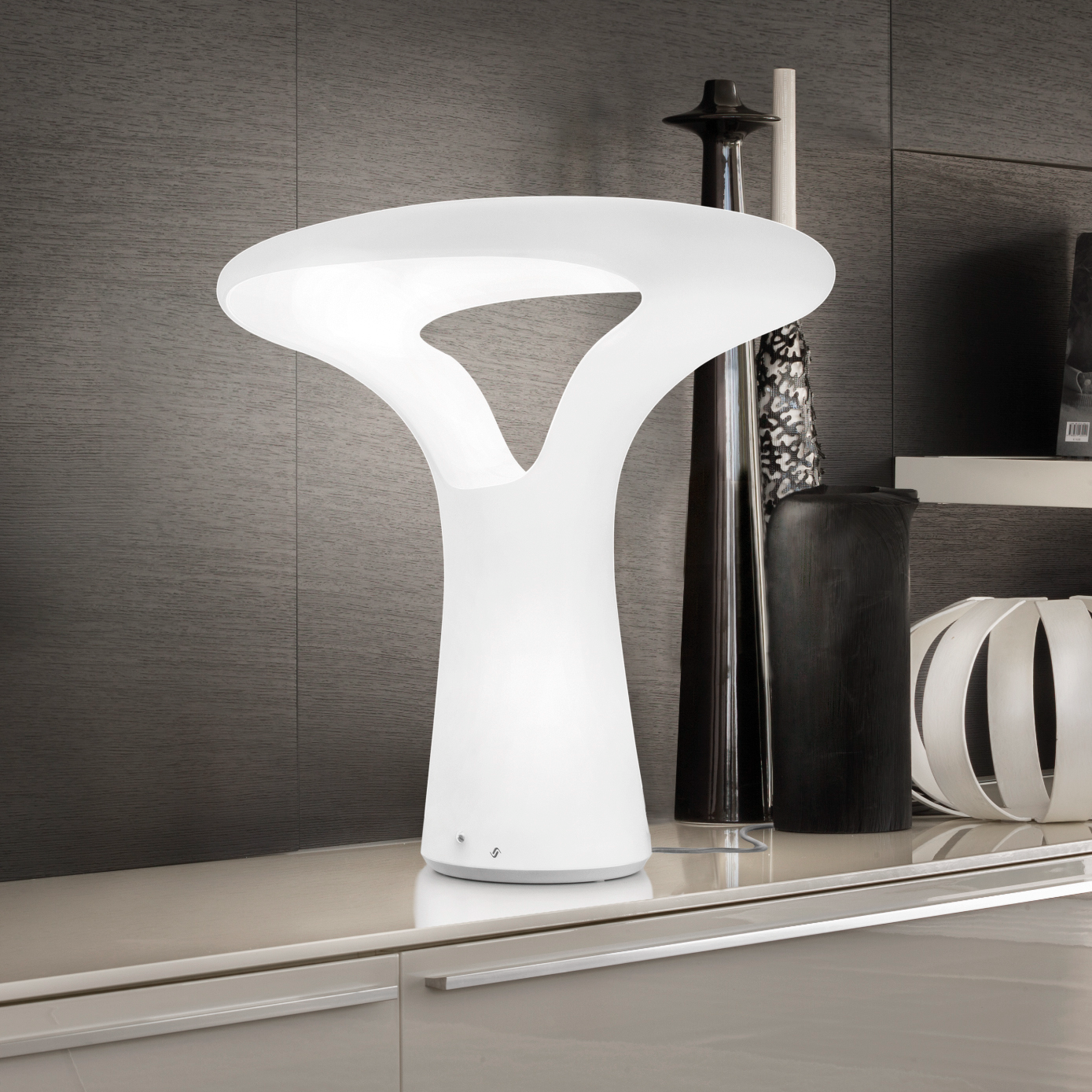 Ferea Table Lamp