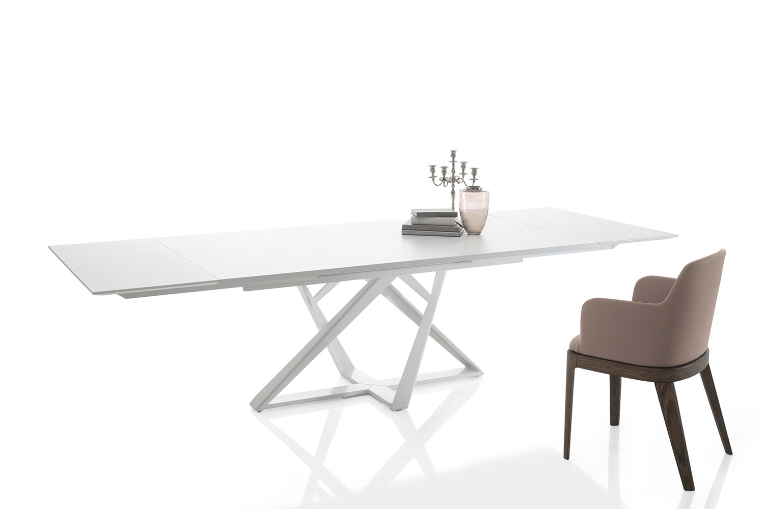 millennium-extension-dining-table-05_1.jpg