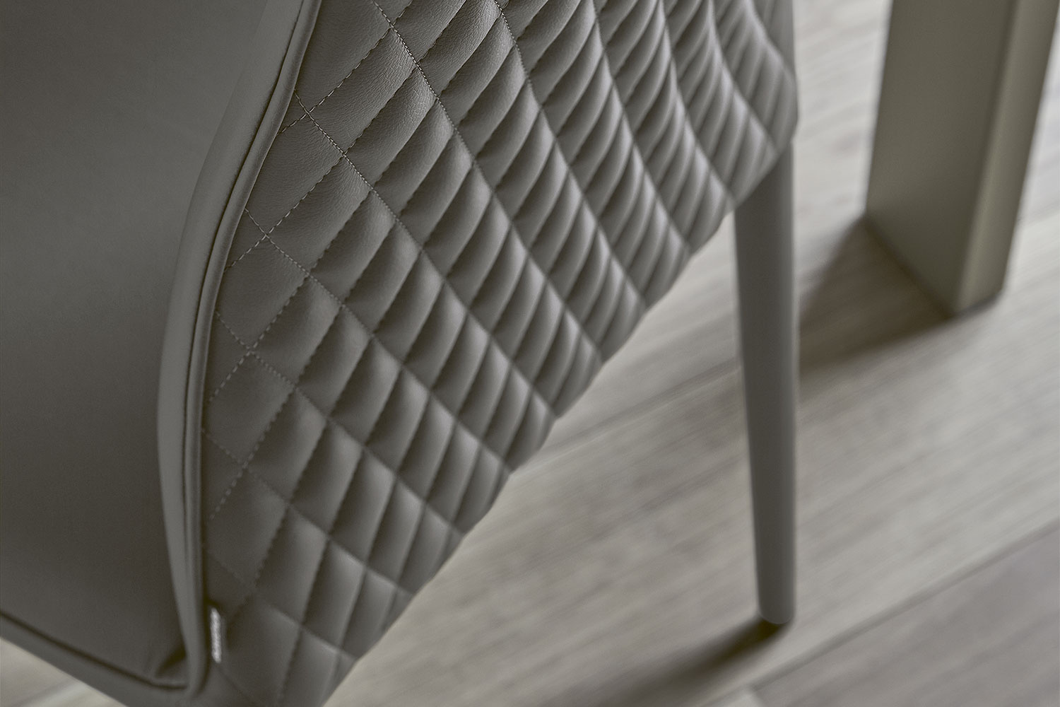 nata-uph-dining-chair-qs-02.jpg