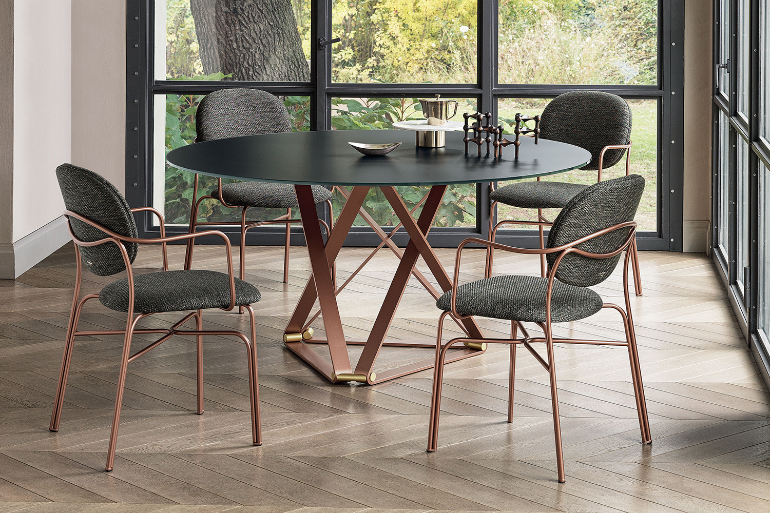 delta-round-dining-table-02.jpg