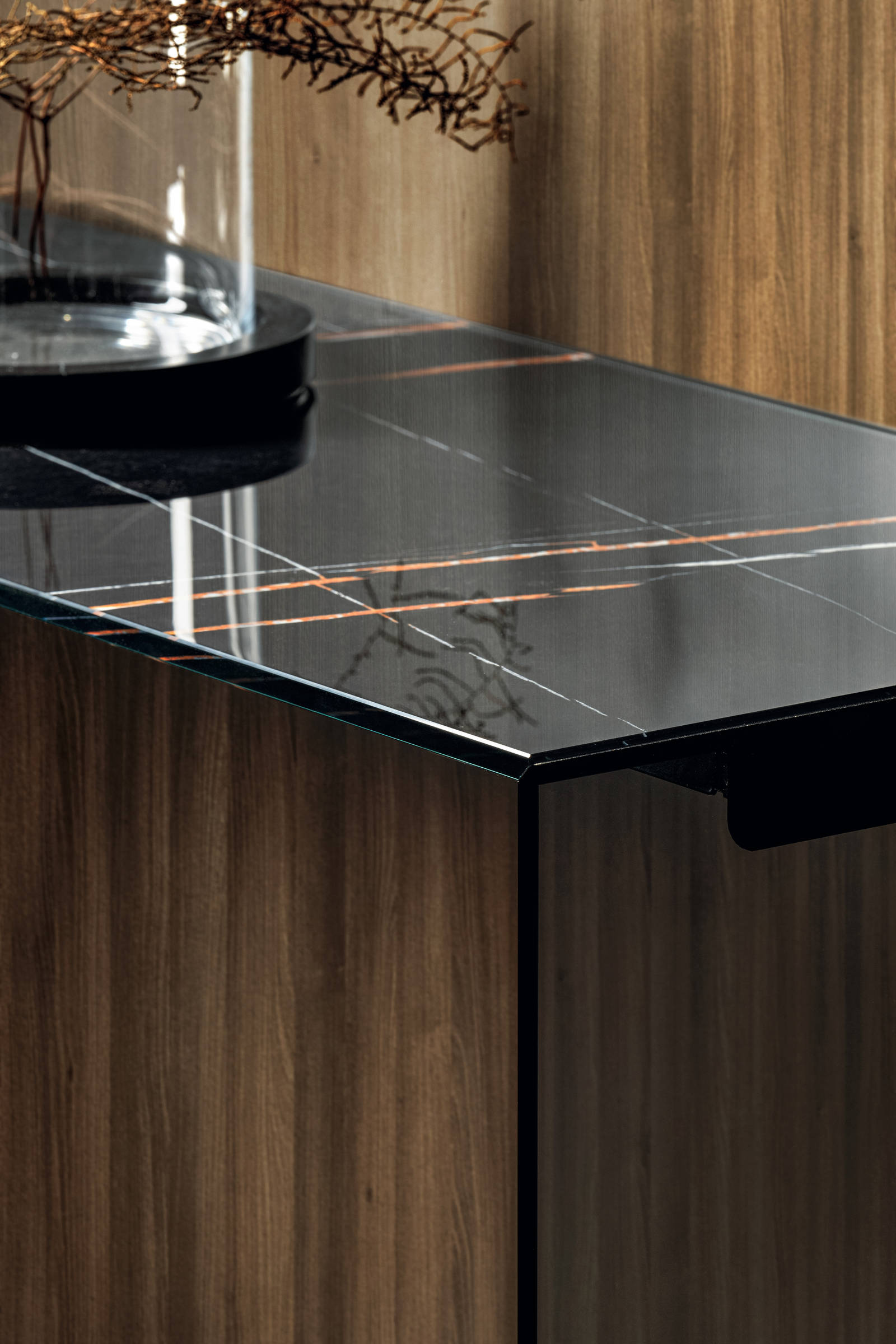 modern-glass-console-table-detail-or-fine-console-or-lago.jpeg