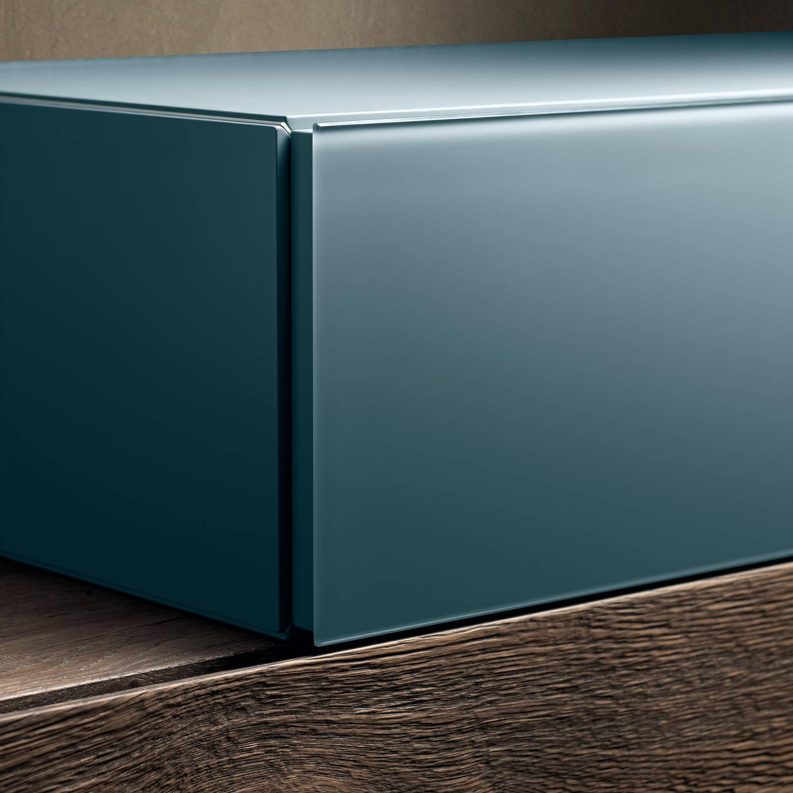 bedroom-dresser-detail-or-36e8-dresser-or-lago.jpeg