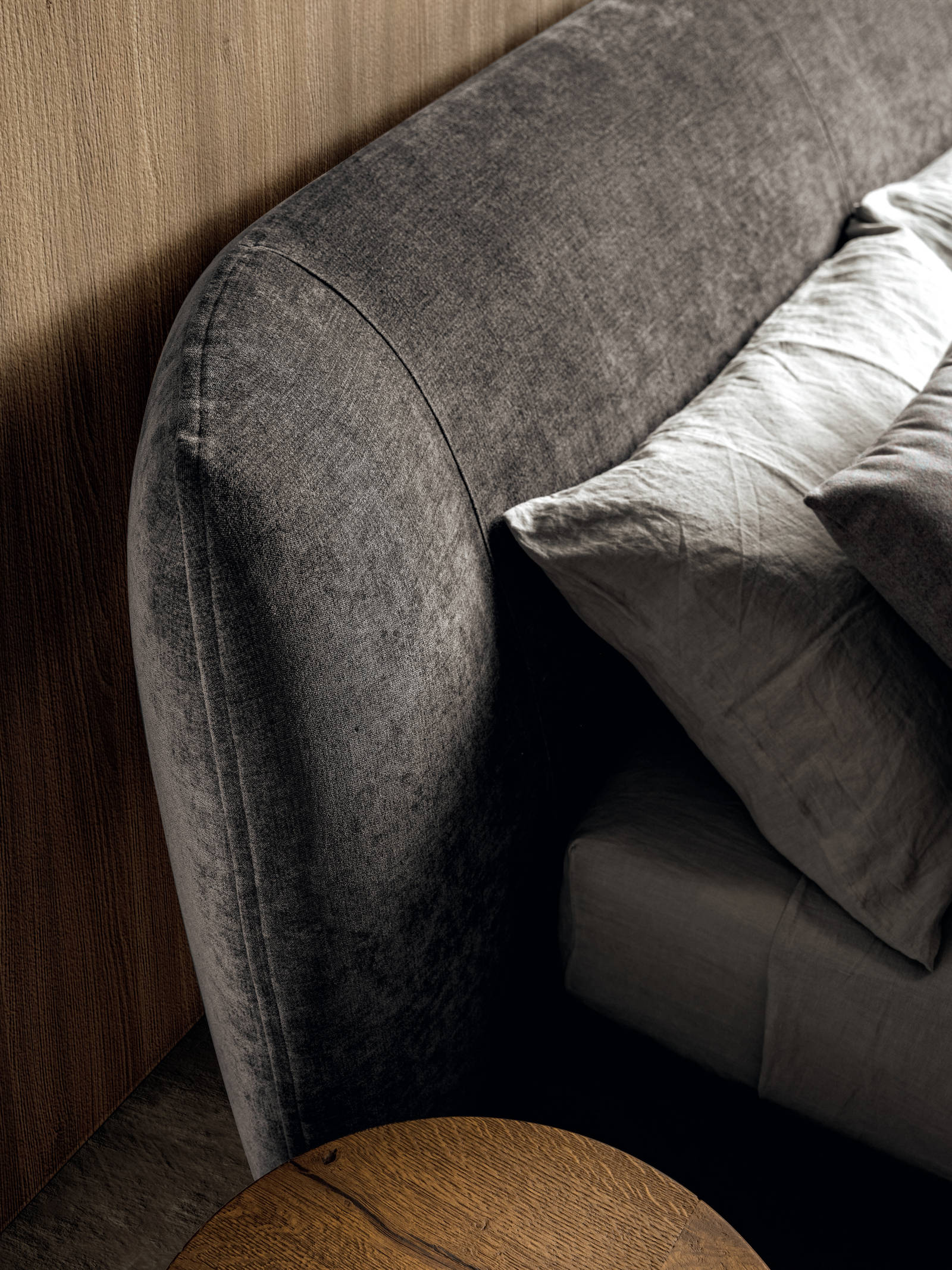 detail-bed-head-upholstery-or-bed-in-bed-or-lago.jpeg