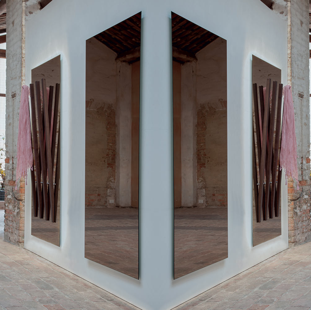 alicante-mirror-coat-rack-01.jpg
