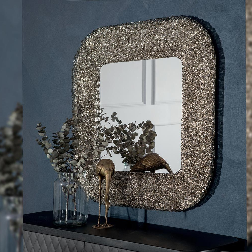 macrabe-mirror-01.jpg