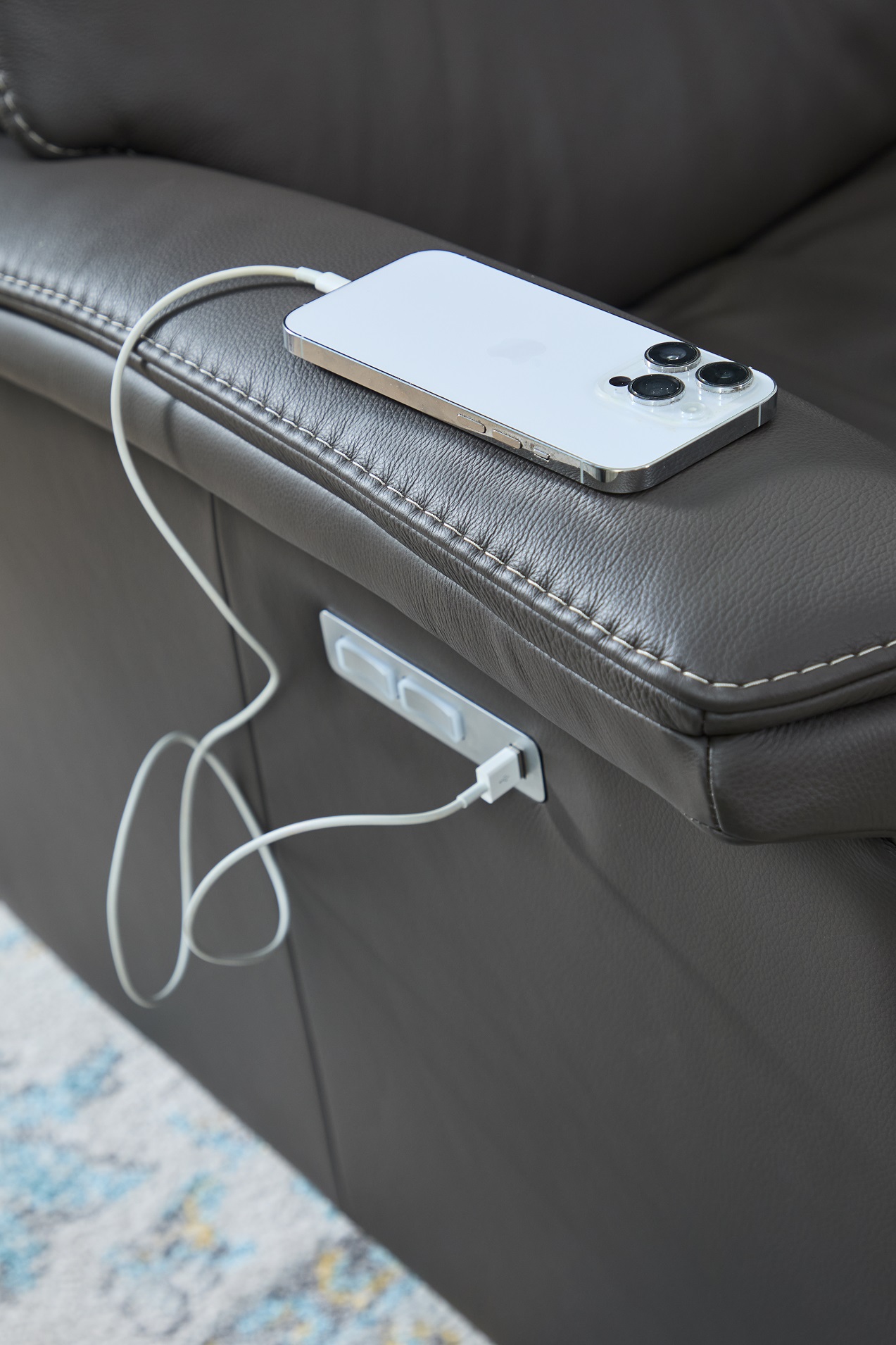 FJ-Rome-WS-3Seat-AL-Graphite-Details-5.jpg
