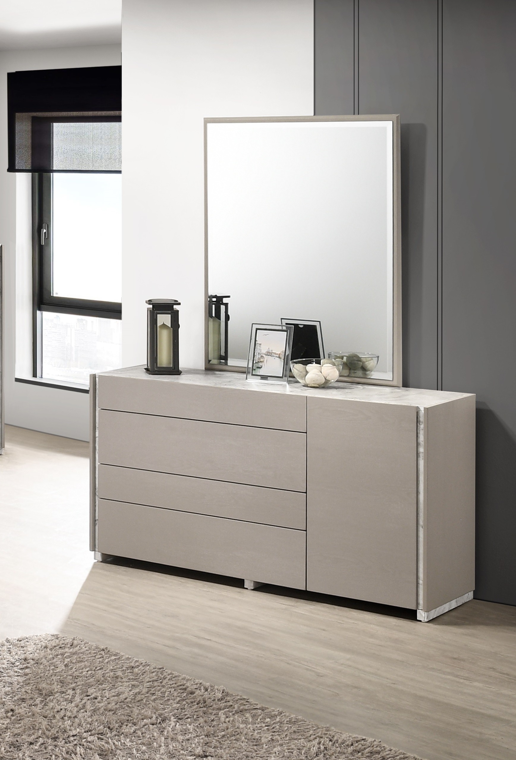 dresser1.jpg