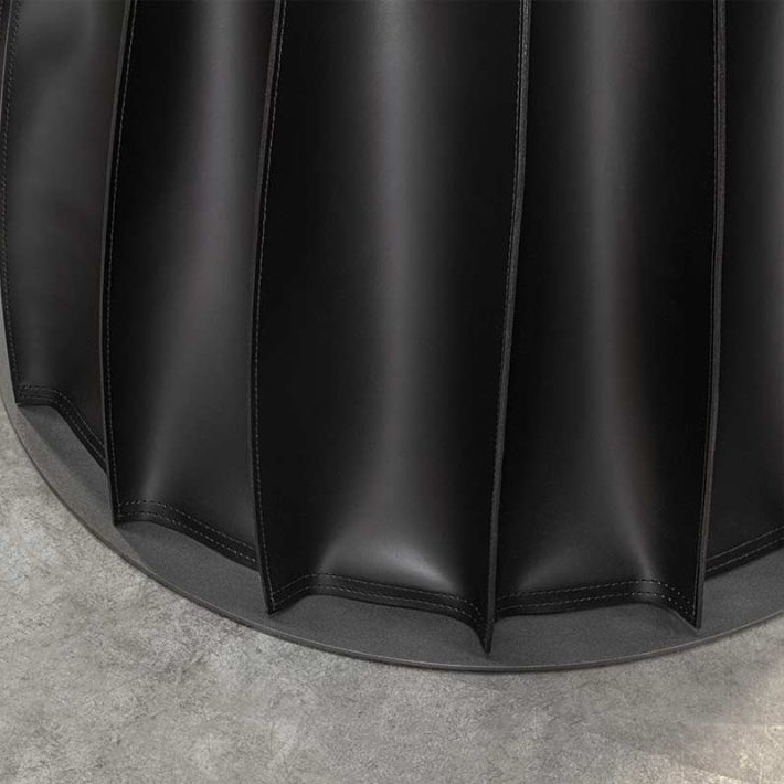 Tavolo-marylin-airnova-arredamento-design-leather-furnishing-01-r0ahsljagovq7rzj7i1dbc7scthjfl52elv6869bd2.jpg