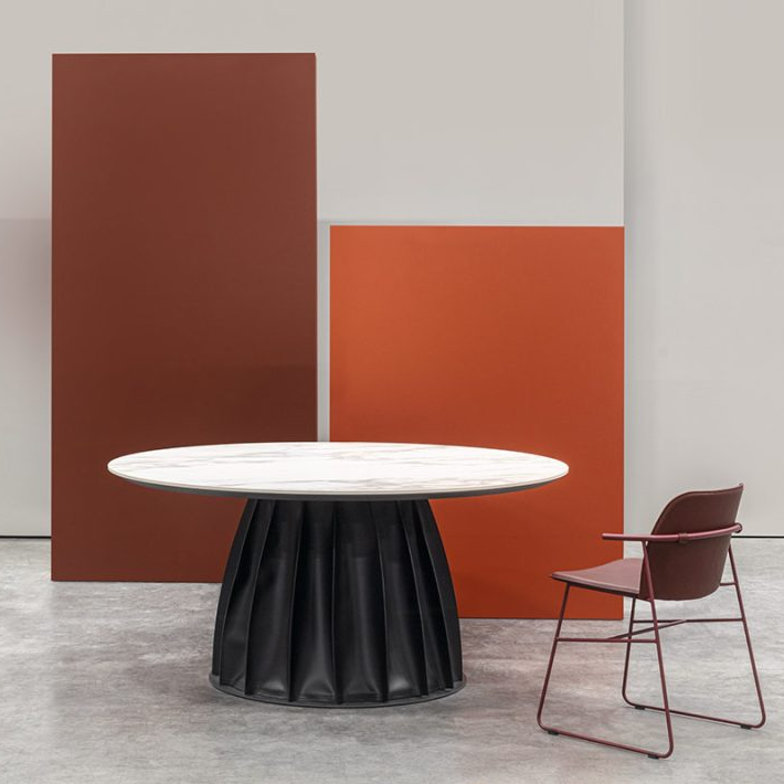Tavolo-marylin-airnova-arredamento-design-leather-furnishing-06-r0ahss45sj4qh1pz52vrask0iil3xgv6rifkl3zk5i.jpg
