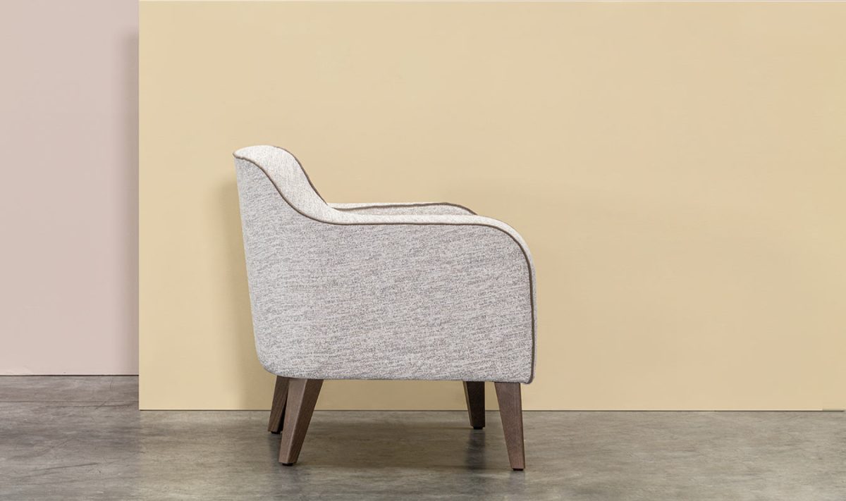 Poltrona-rever-airnova-arredamento-design-leather-furnishing-02-r0a1hzfb9vumkm2rmfm9pvaq4yu0ntbmr4x94i1cjq.jpg