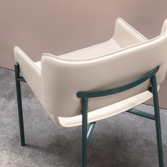 Sedia-amur-airnova-arredamento-design-leather-furnishing-05-qzxupkh9rjqz1f91lch1z1fhm9cq54nea52lf7jfeu.jpg