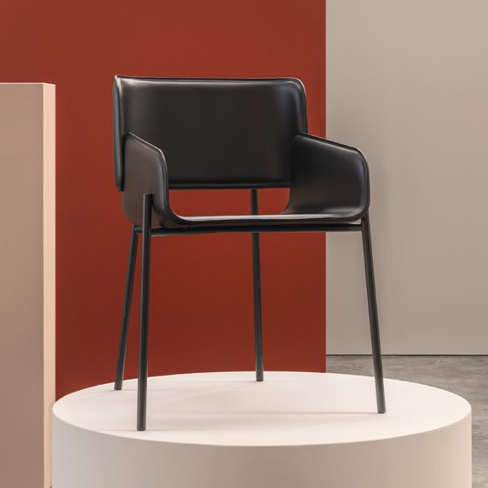 Sedia-amur-airnova-arredamento-design-leather-furnishing-03-qzxuphnr71n42ld51t969k53u3qmi1c79r44zdnlxi.jpg