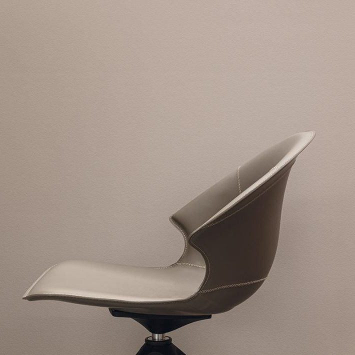 Poltroncina-lolita-airnova-arredamento-design-leather-furnishing-02-r04u70jg3h8fw0m5tqxwtfmn0u2imk7boje7tjwkp2.jpg
